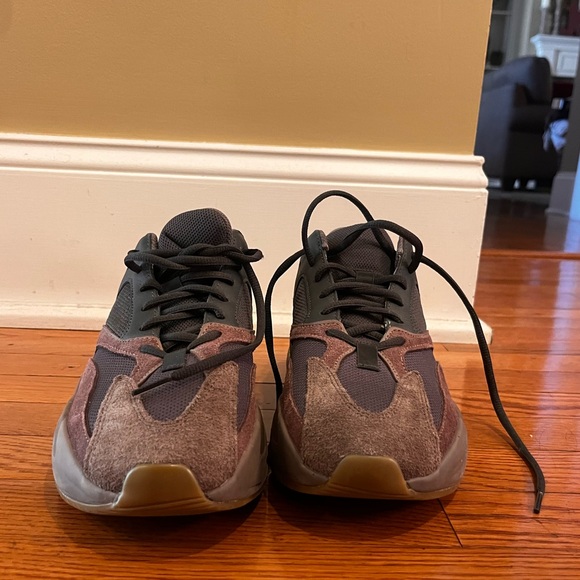 Adidas Yeezy Boost 700 V1 Mauve, Men’s size 10 - Picture 2 of 9